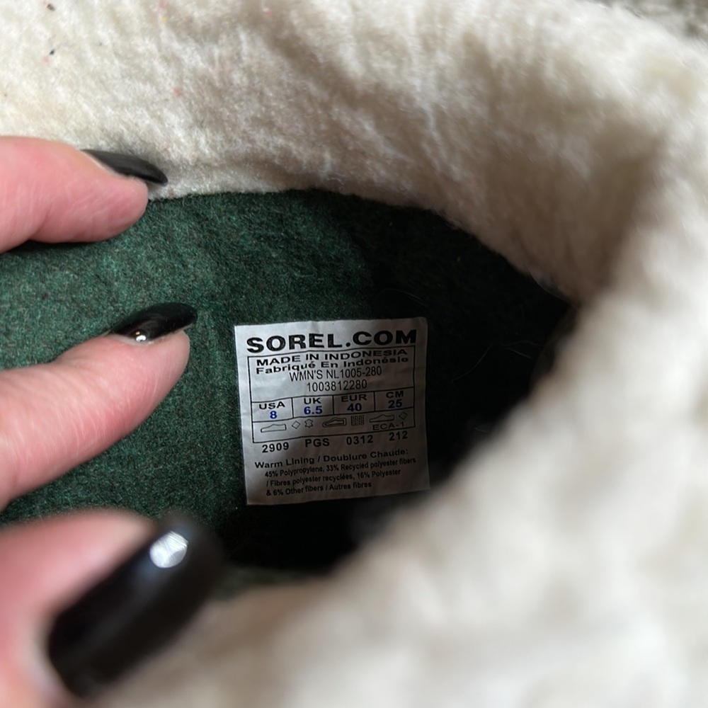 Sorel Caribou Winter Boots size 8 - Picture 7 of 9